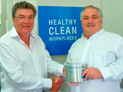 Dries Mangnus receives 12-Year Service Award