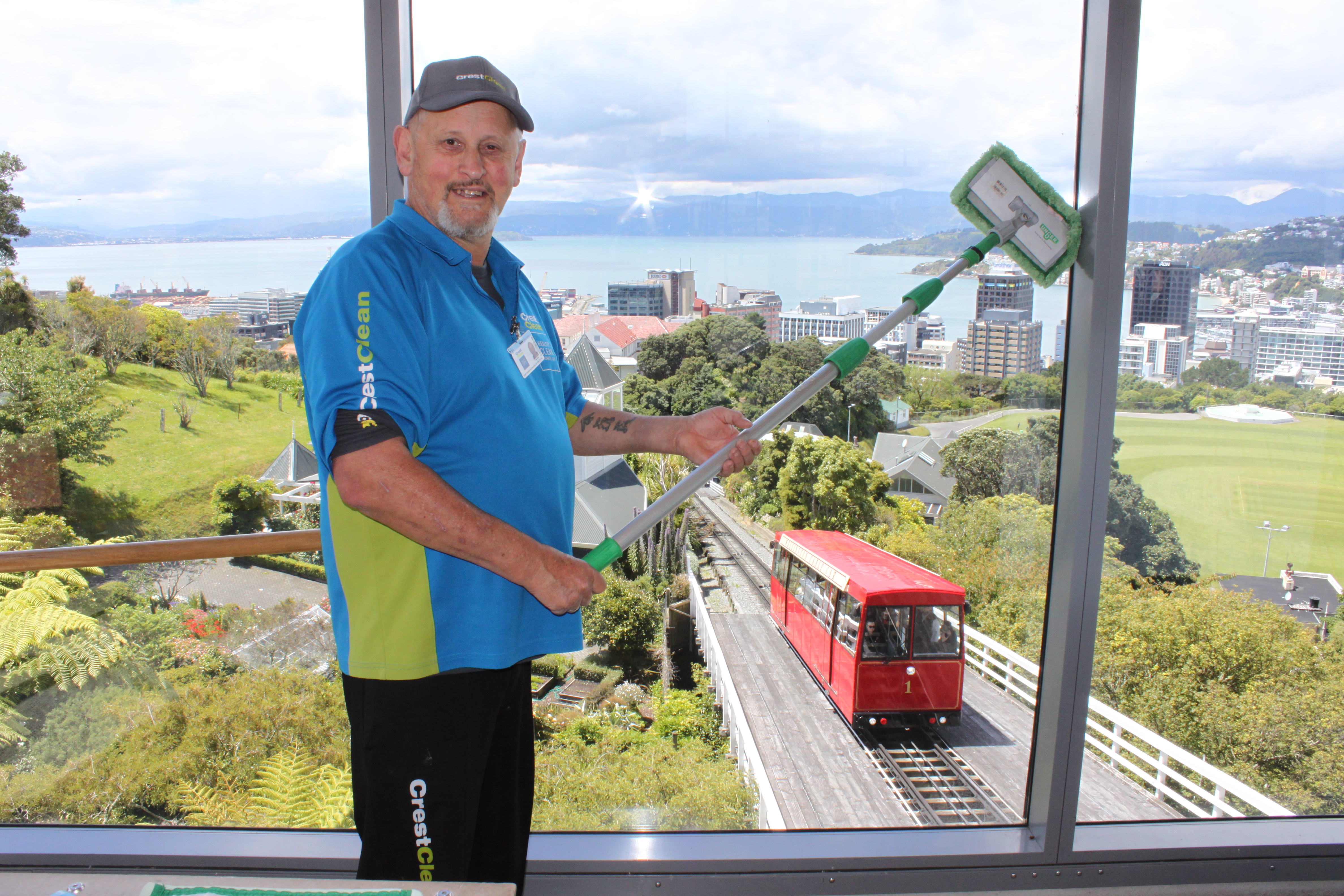 Roger brings a sparkle to windows at iconic tourist attraction